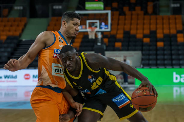 对英格拉姆 对英格拉姆